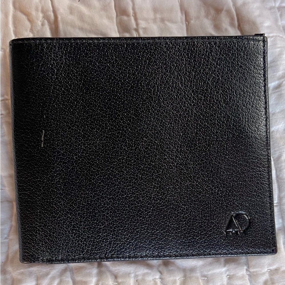 🏷️ BNIB Black Leather Trifold Wallet